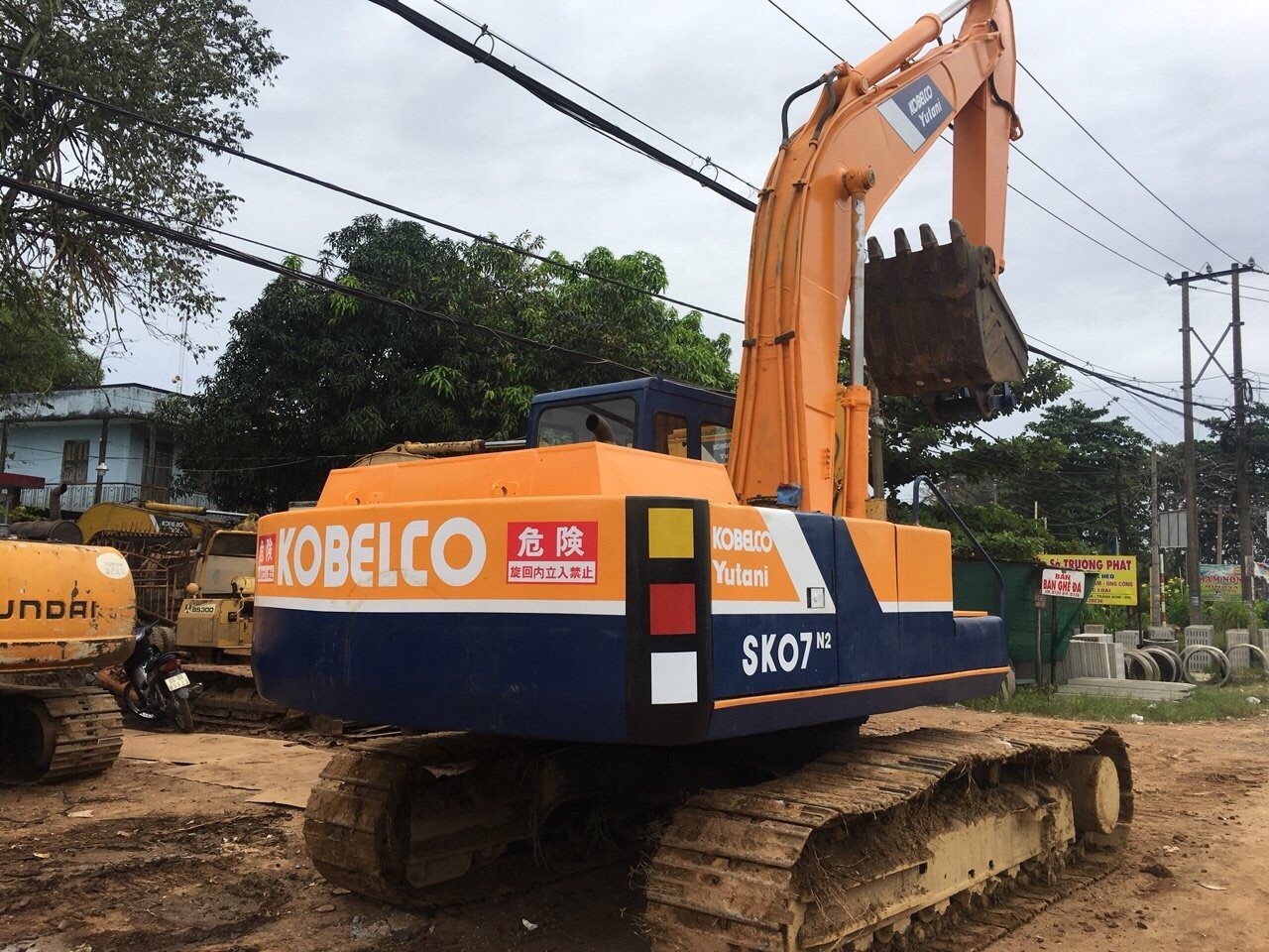 sự cố hệ thống điện máy xúc